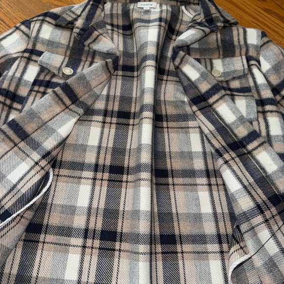 Evereve Plaid Button-Up Jacket - Picture 6 of 6